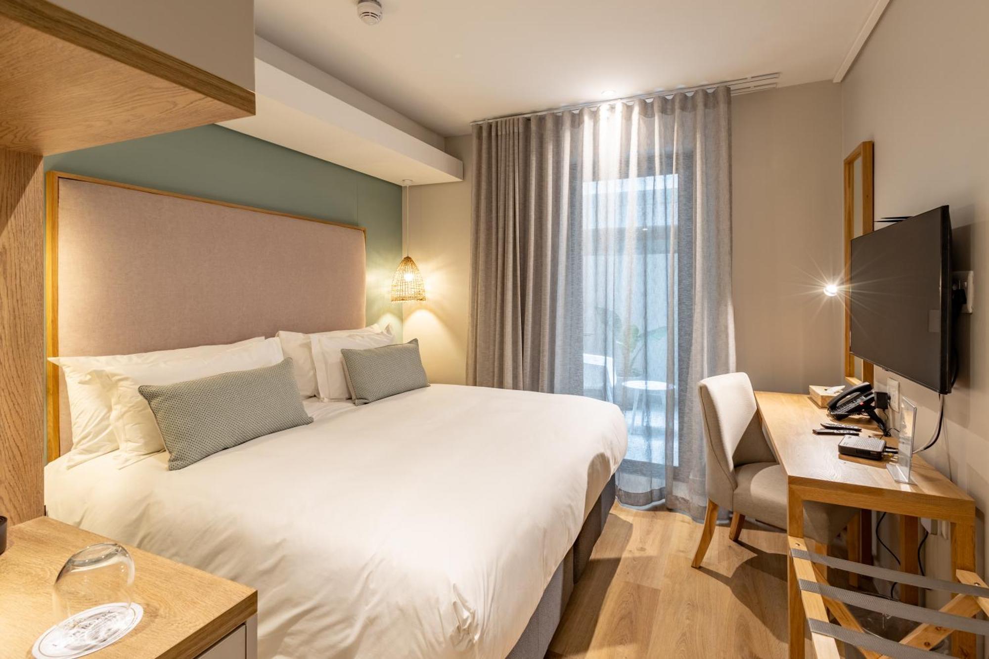 Plett Quarter Hotel - Lion Roars Hotels & Lodges Плеттенберг-Бей Екстер'єр фото