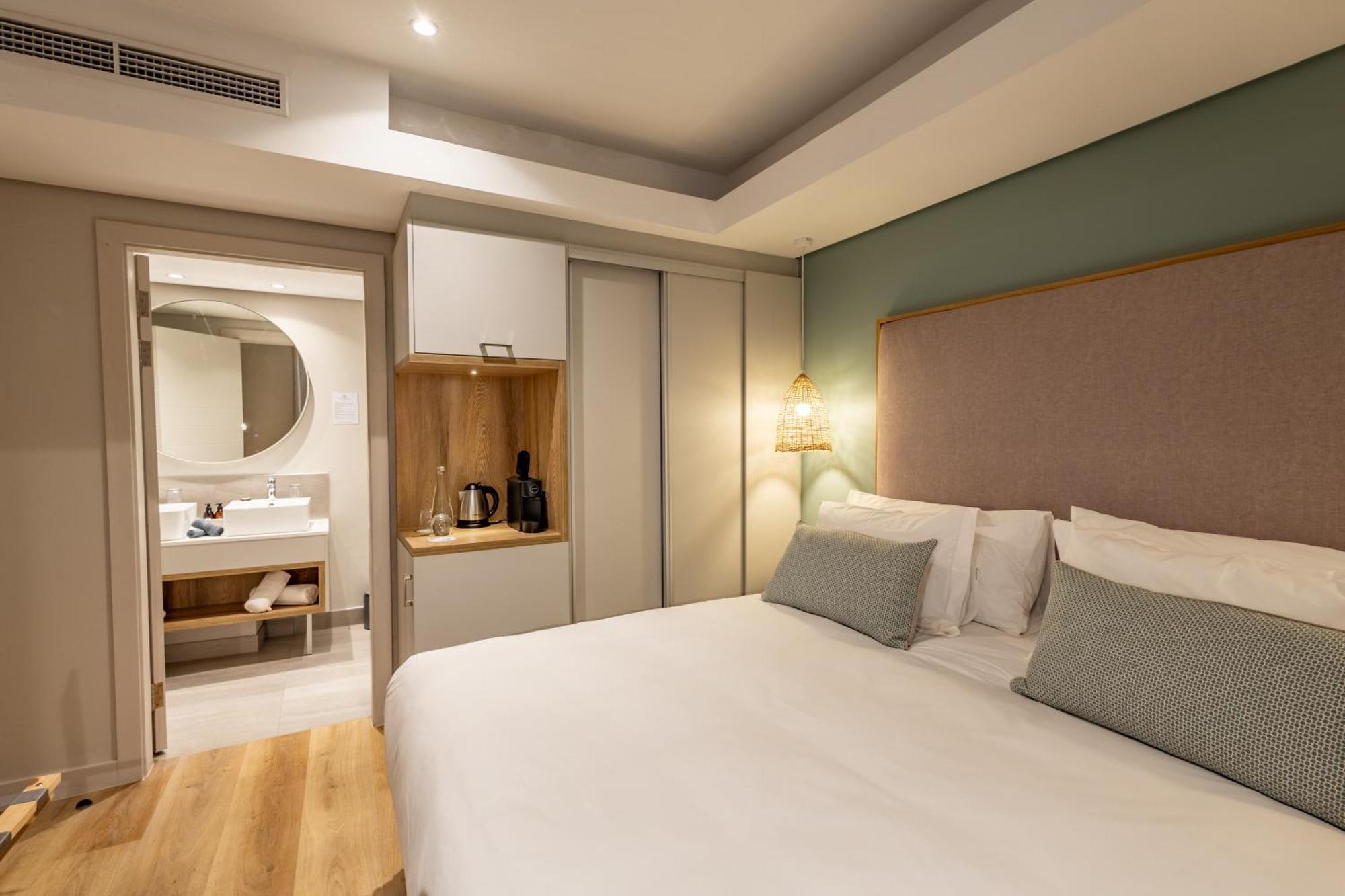 Plett Quarter Hotel - Lion Roars Hotels & Lodges Плеттенберг-Бей Екстер'єр фото