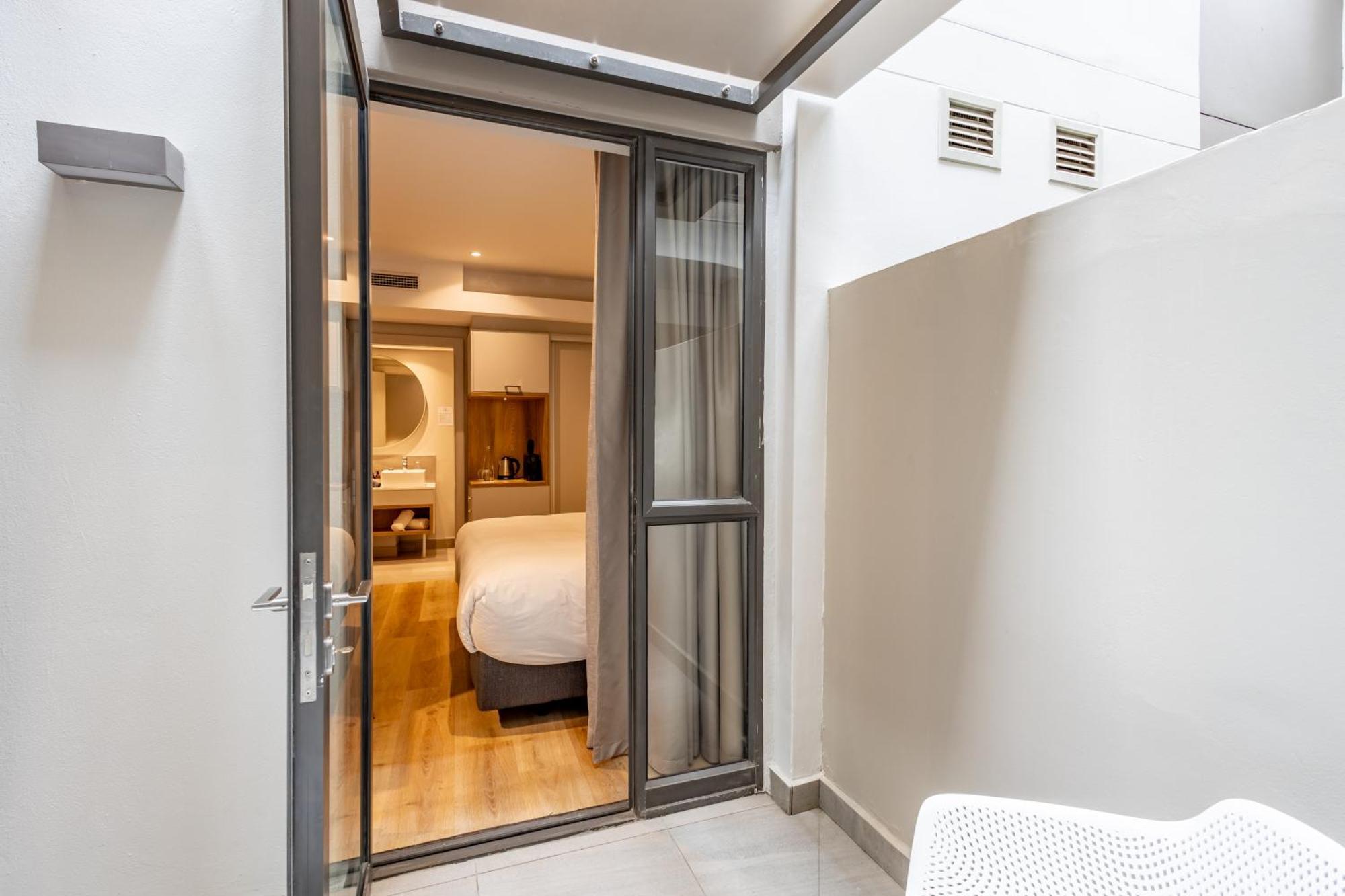 Plett Quarter Hotel - Lion Roars Hotels & Lodges Плеттенберг-Бей Екстер'єр фото