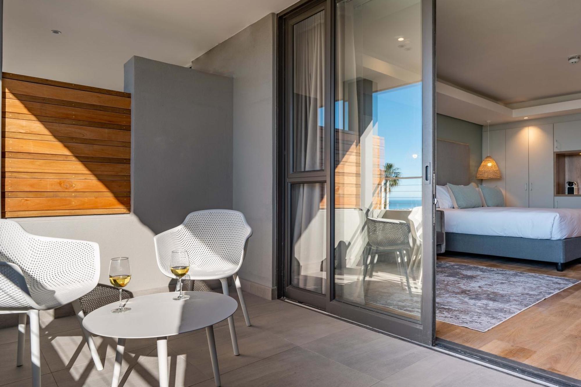 Plett Quarter Hotel - Lion Roars Hotels & Lodges Плеттенберг-Бей Екстер'єр фото